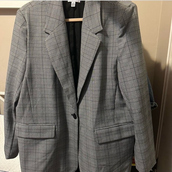 Steve Madden Gray Checkered Blazer - Picture 1 of 5